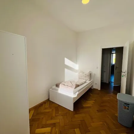 Apartment Leoben 3 3 People 4 *