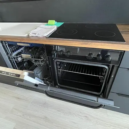 Leoben 3 3 People 4 * Leitendorf