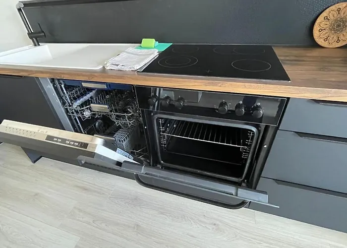 Leoben 3 3 People 4 * Leitendorf