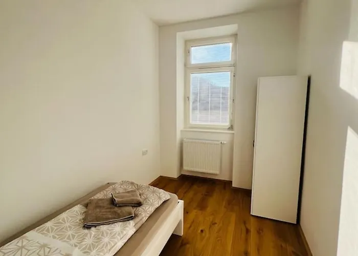 Leoben 3 3 People 4 * Leitendorf