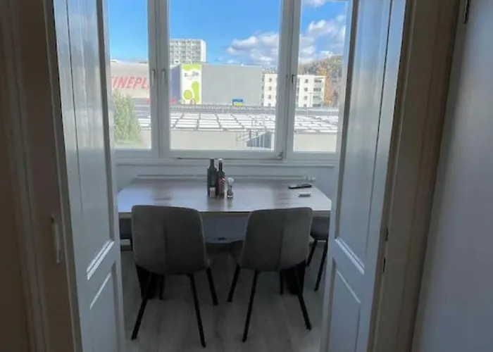 Leoben 3 3 People 4 * Leitendorf